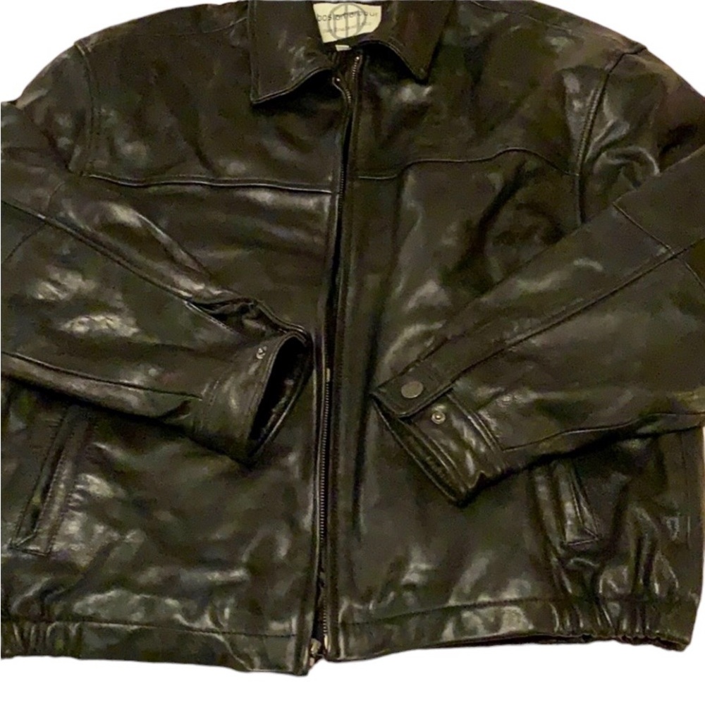 Men’s soft black 100% leather jacket.